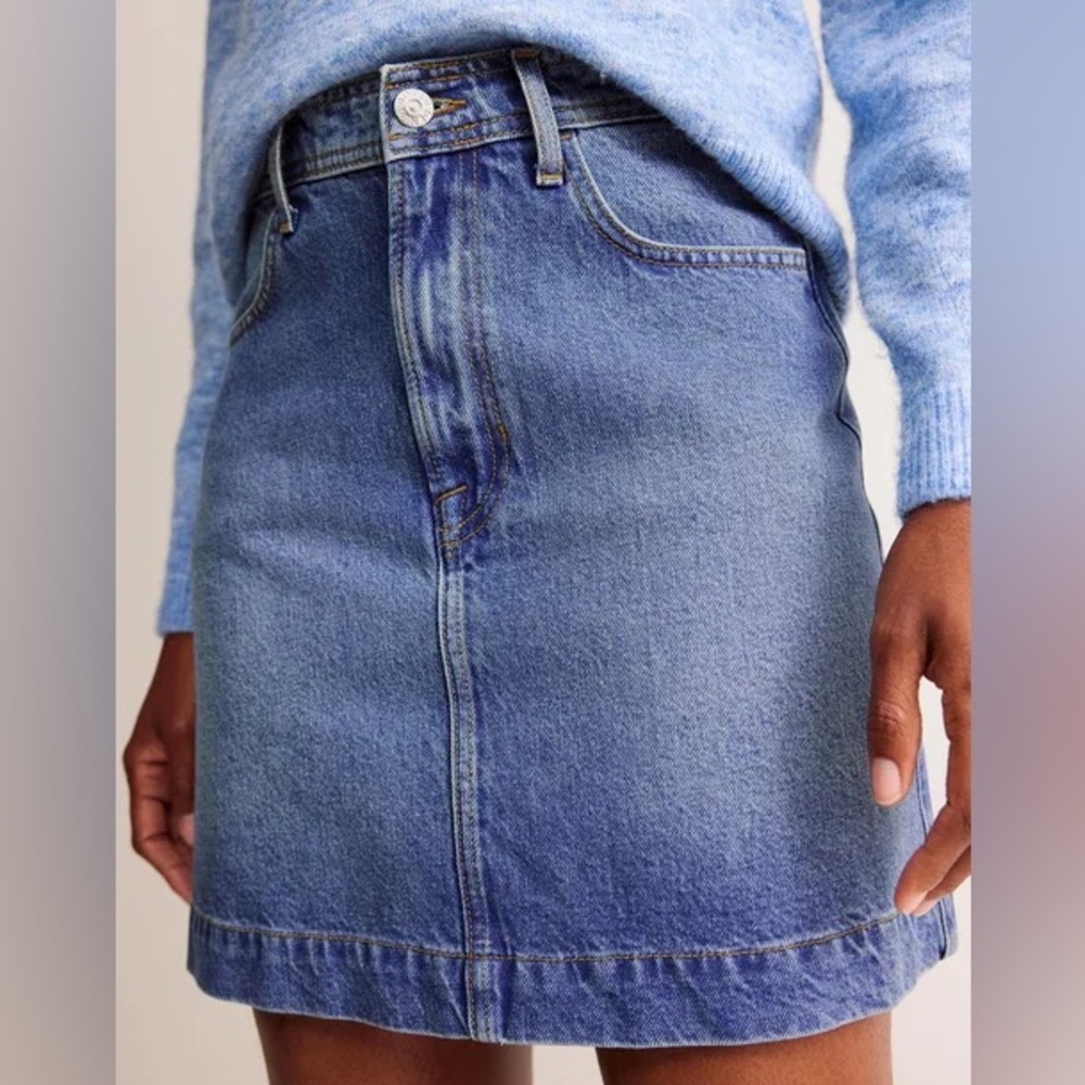 Boden classic denim miniskirt size 14/16 NWT